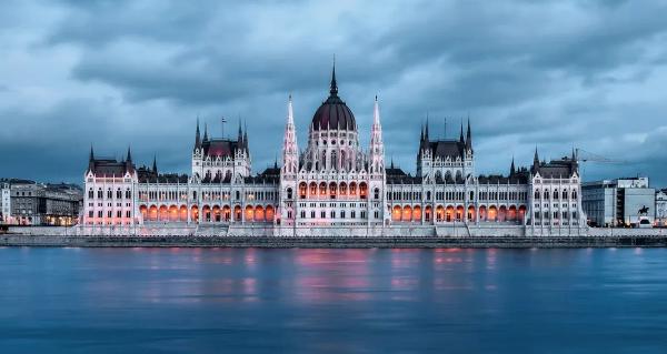 About Budapest Tourist